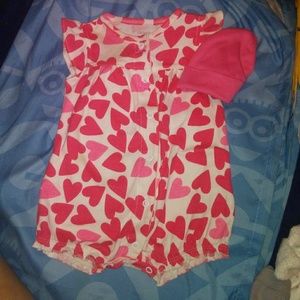 Adorable NEW romper and hat